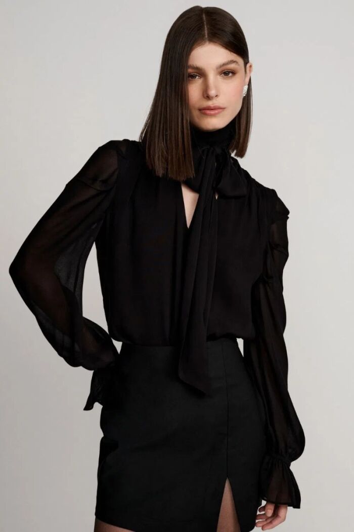 Imagem de Blusa Tereza Preta Le Blog