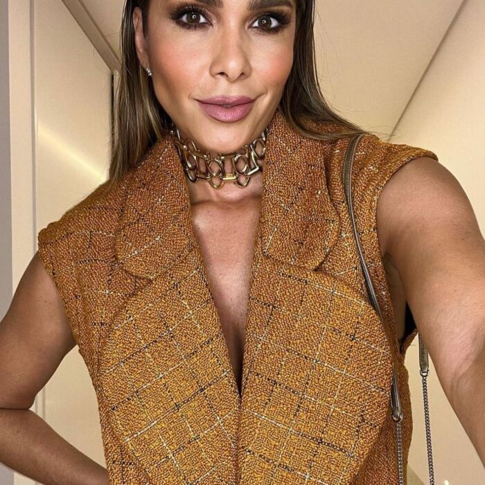 Imagem de Saia Chris Caramelo Raizz