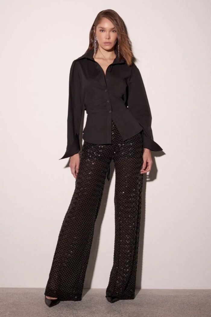 Imagem de Camisa Talita Preta Le Blog