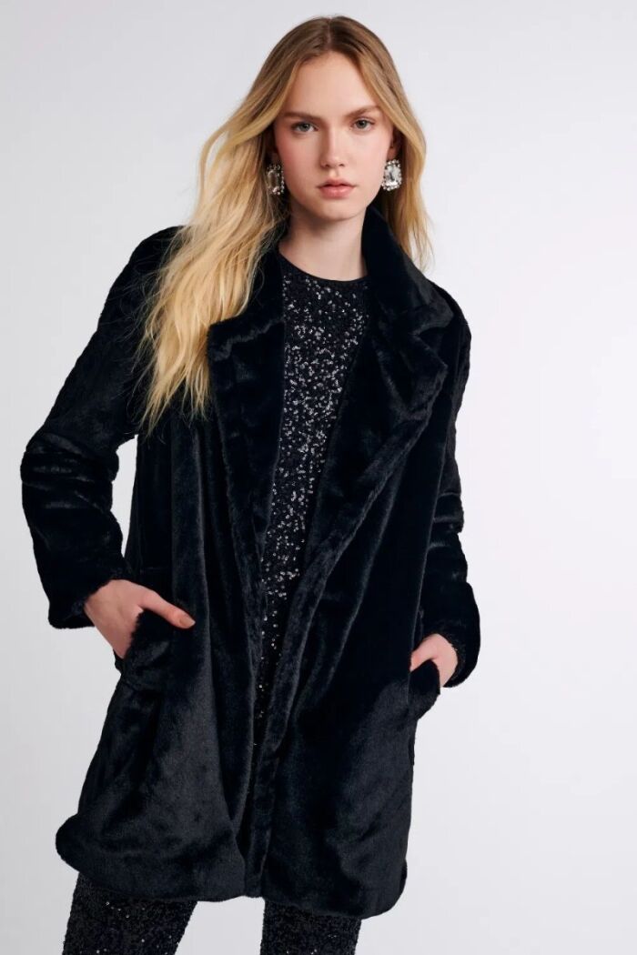 Imagem de Casaco Adele Preto Le Blog