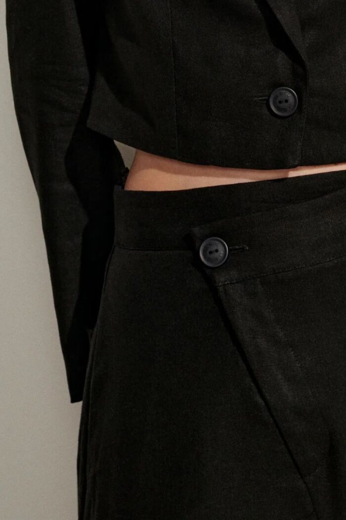 Imagem de Saia Isaura Preta Le Blog