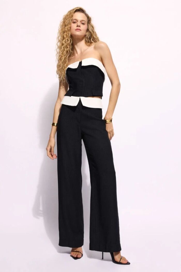 Imagem de Corselete Thais Preto Le Blog