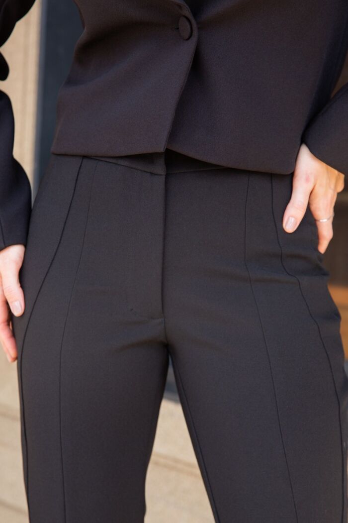 Imagem de Calça Crepe Recortes Preta Luzia Fazzolli