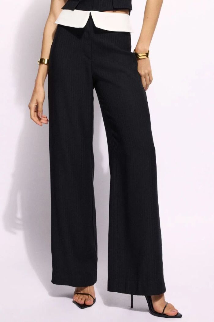 Imagem de Calça Thais Preta Le Blog