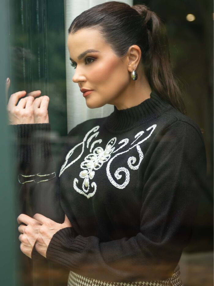 Imagem de Blusa Tricô Bordada Luzia Fazzolli