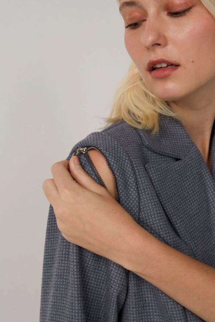 Imagem de Blazer Betina Cinza Le Blog