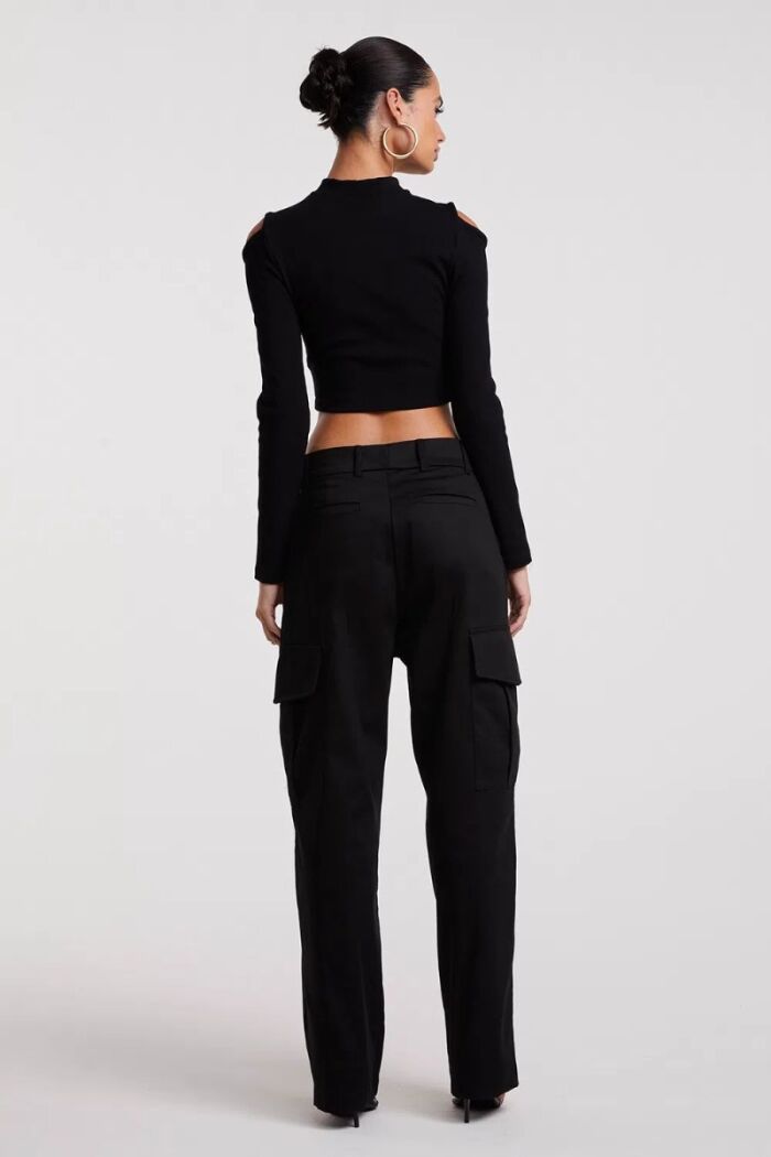 Imagem de Cropped Manga Longa Com Recortes Ombro Preta Zen