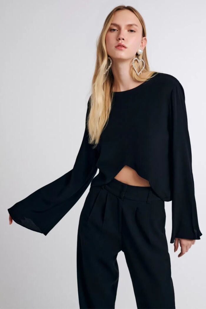 Imagem de Blusa Filipa Preta Le Blog