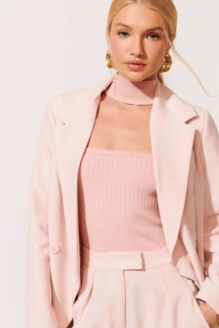 Imagem de Blazer Gisela Rosa Peach Le Blog