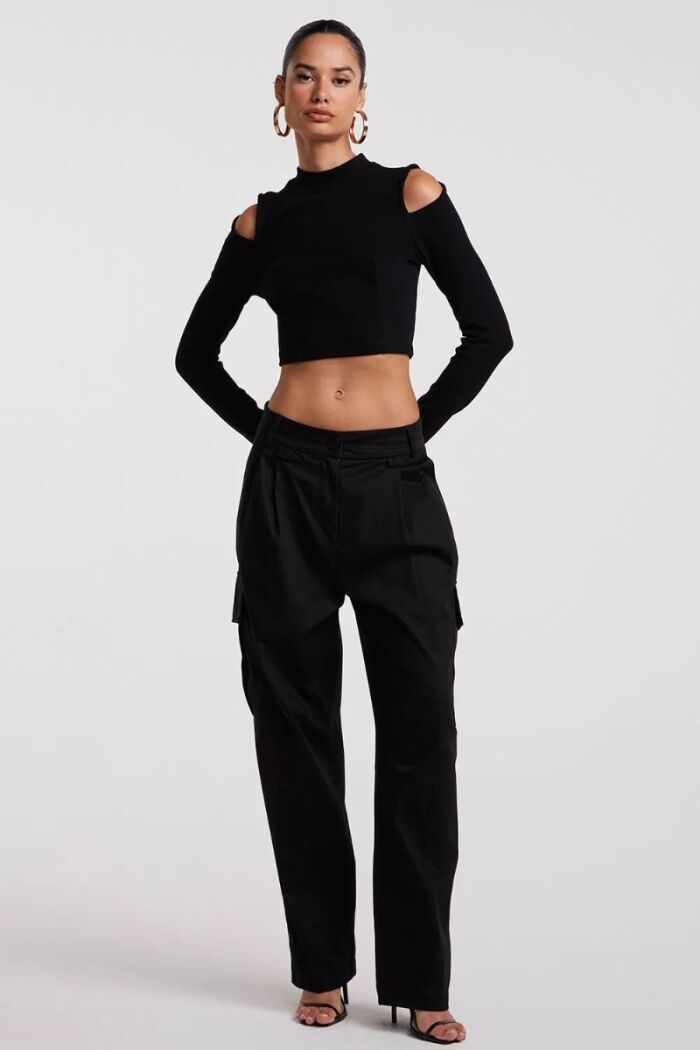 Imagem de Cropped Manga Longa Com Recortes Ombro Preta Zen