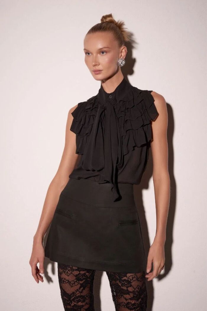 Imagem de Blusa Ellen Preta Le Blog