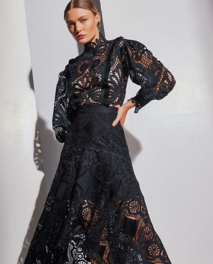 Imagem de Saia de Renda com Franja Preta Zen