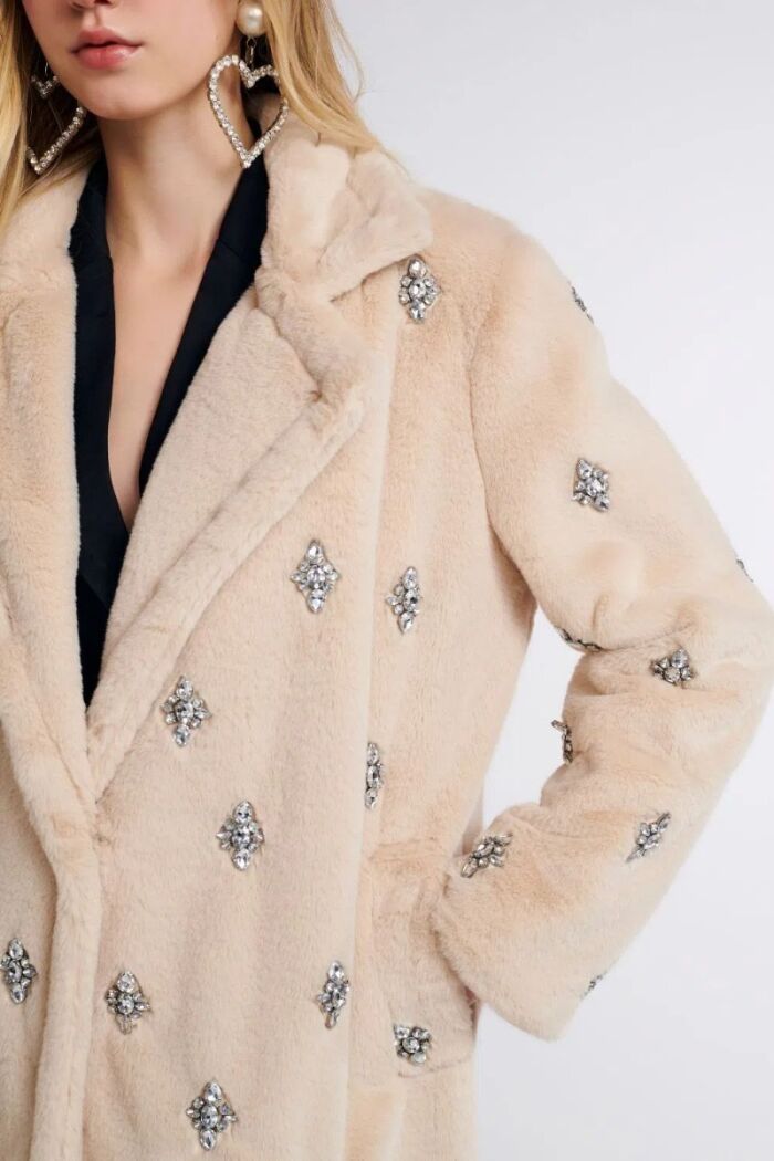 Imagem de Casaco Karina Bege Le Blog