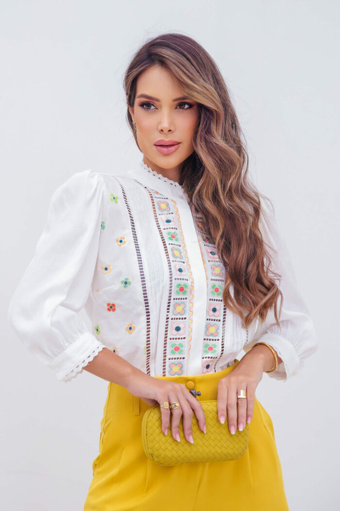 Imagem de Jussara Camisete Off White Marie Mércie