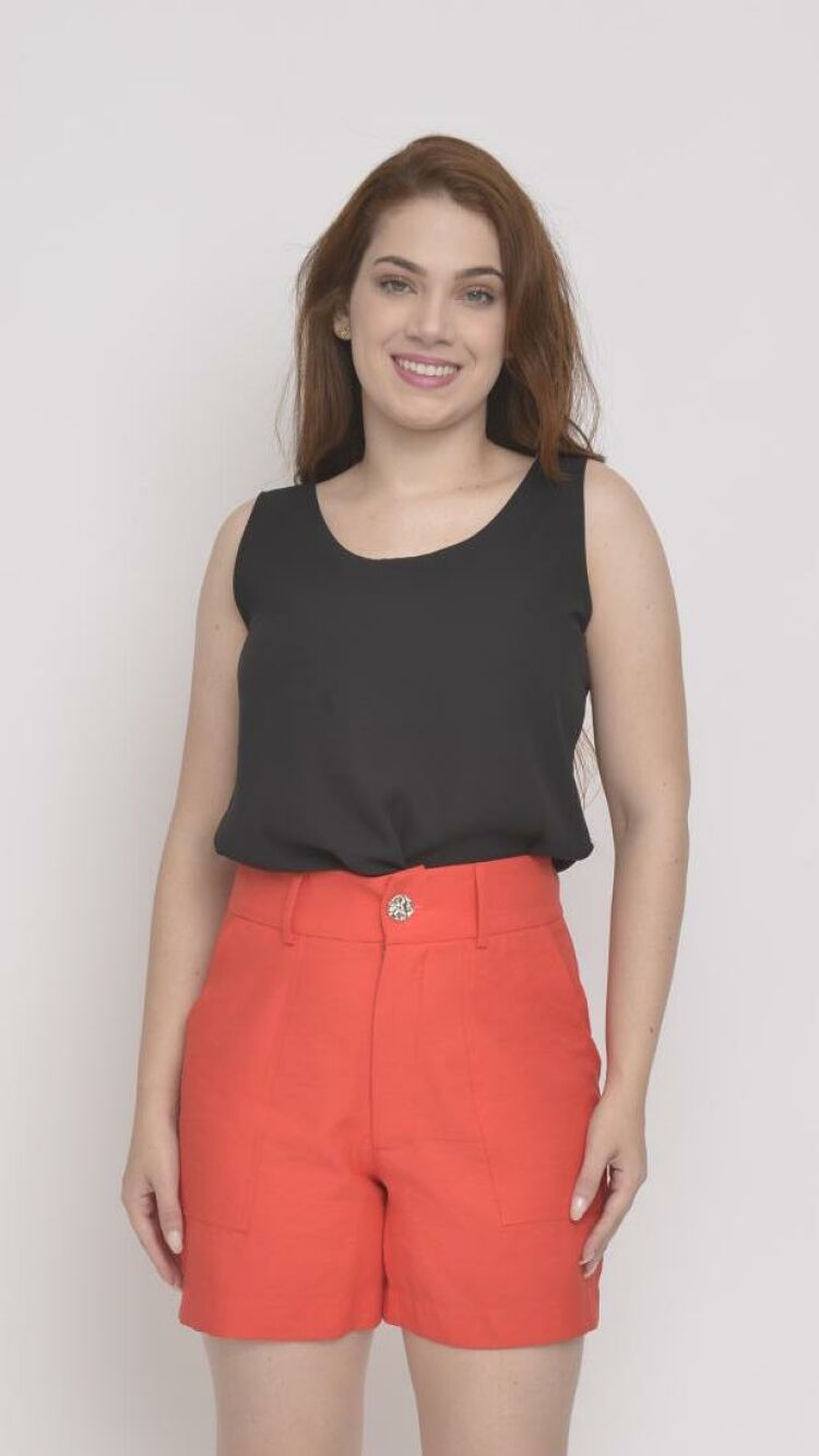 Imagem do produto Regata Feminina Preta em Crepe com Decote U - Versátil e Elegante