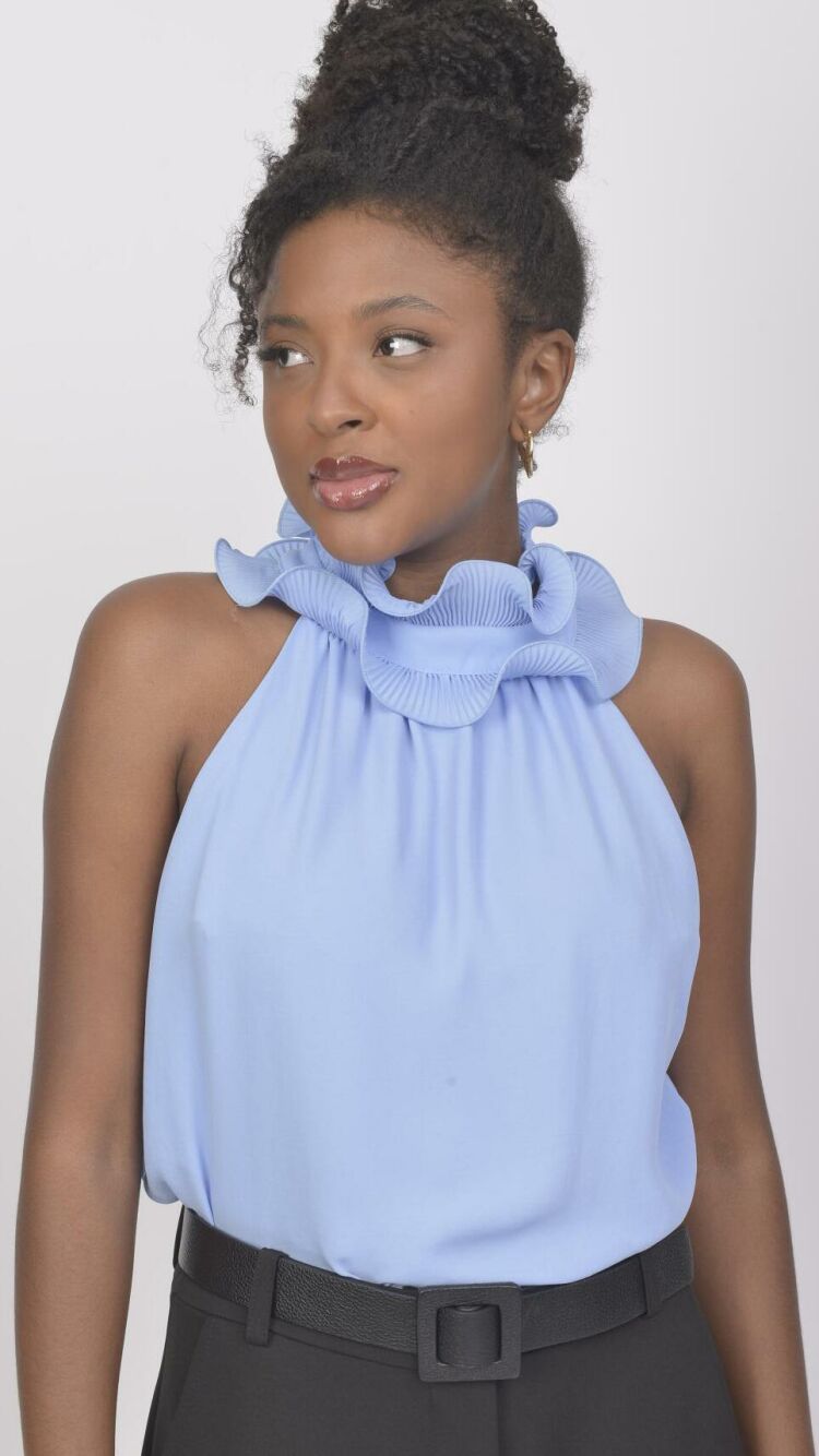 Imagem do produto Regata Azul em Crepe com Gola Plissada - Elegância e Leveza para Seu Look