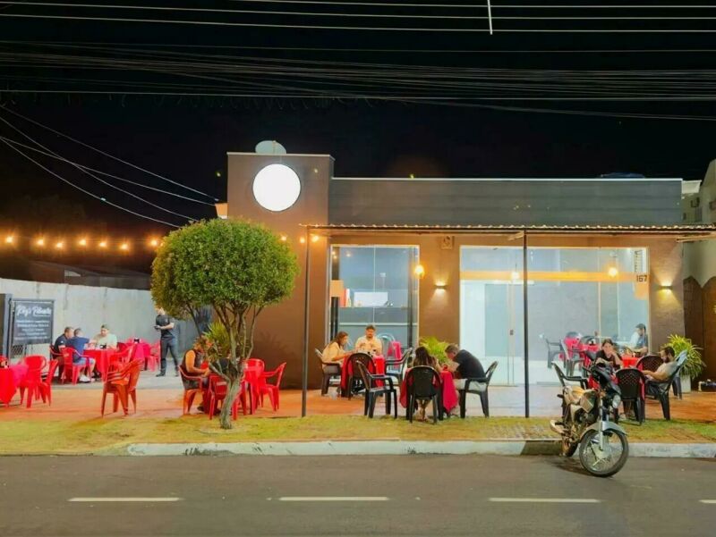 Ilustração da notícia Rosa de Saron Espetos aposta em sabor e atendimento para animar a sexta-feira