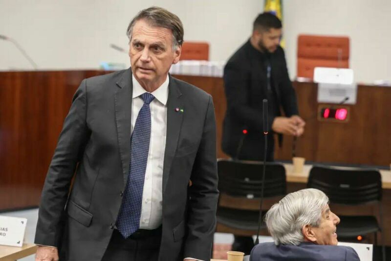 Ilustração da notícia PGR pede ao STF condenação de Bolsonaro e mais 7 por tentativa de golpe de Estado