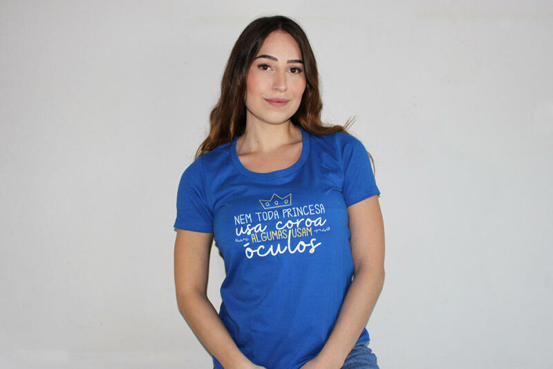 Imagem adicional 1 do item Camiseta Feminina Oi Linda com Estampa Princesa de óculos - MU1004