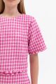 Imagem adicional 1 do item Camiseta Cropped Tweed Rosa La Chocolê