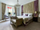 Imagem adicional 1 do item Hôtel Plaza Athénée - Dorchester Collection