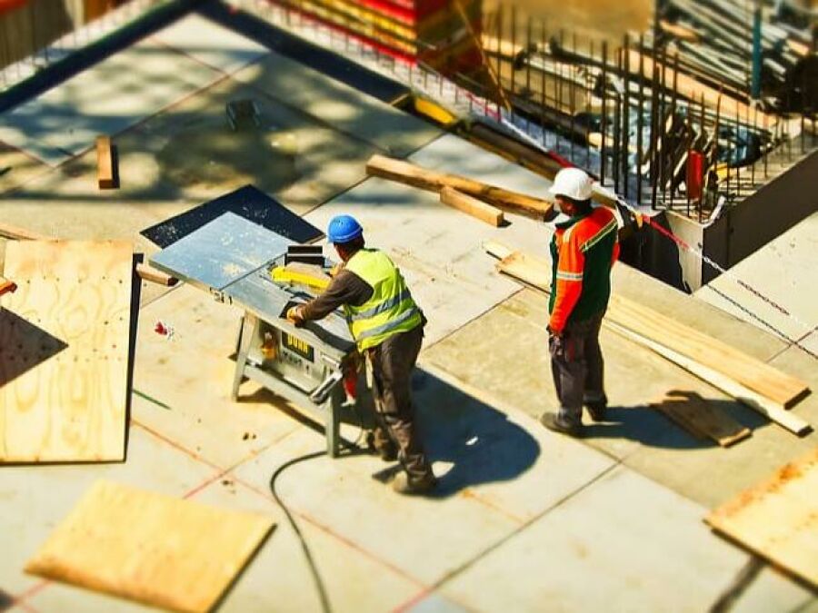 Imagem copia_69350672builders-building-construction-construction-workers