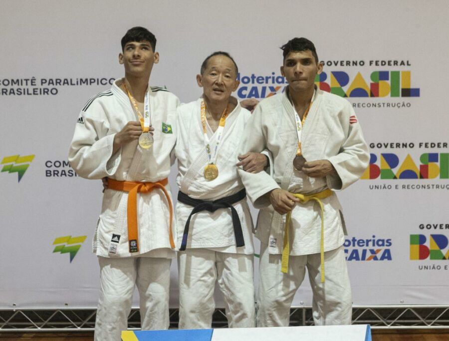 Imagem Jorge-Nakashita-centro-e-Gabriel-Rodrigues-esquerda-dividiram-podio-no-60kg-masculino-1024x777