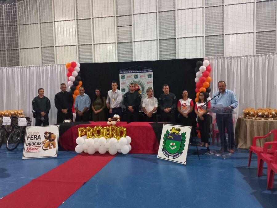 Formatura do PROERD em Figueirão: Alunos comprometem-se a difundir os ...