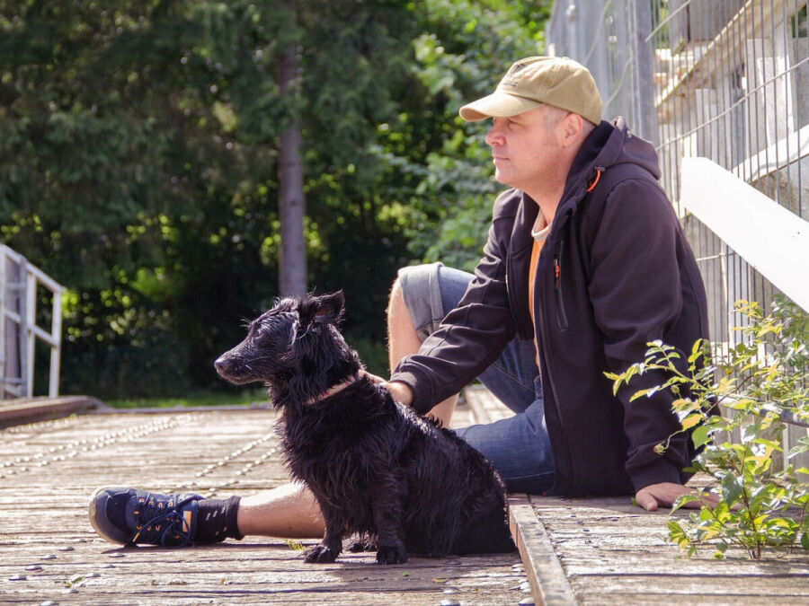 Imagem tutor-com-seu-amigo-pet