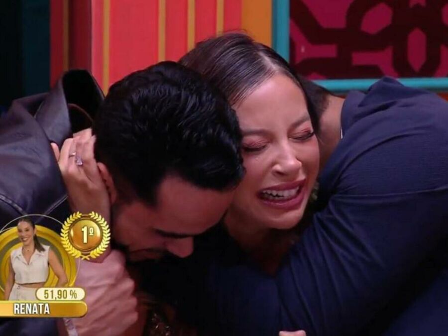 Imagem Renata_comemorando