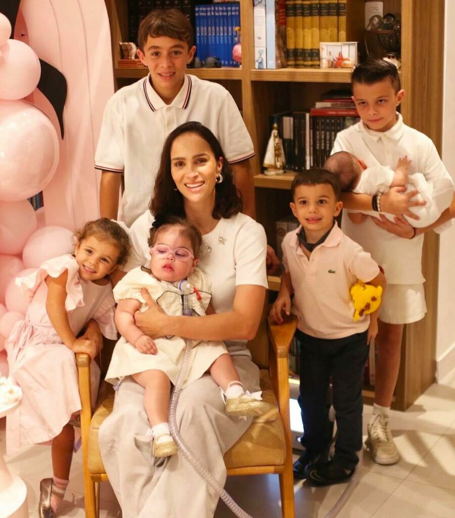 Imagem Cazarre_e_filhos