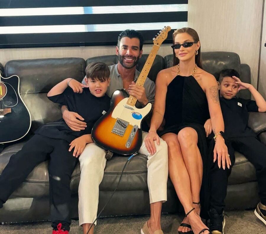 Imagem Gusttavo_e_Familia