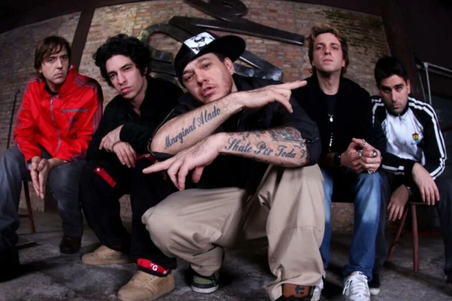 Imagem A%20banda%20Charlie%20Brown%20Jr.%20em%20foto%20de%20arquivo%20-%20Foto:%20Reprodução