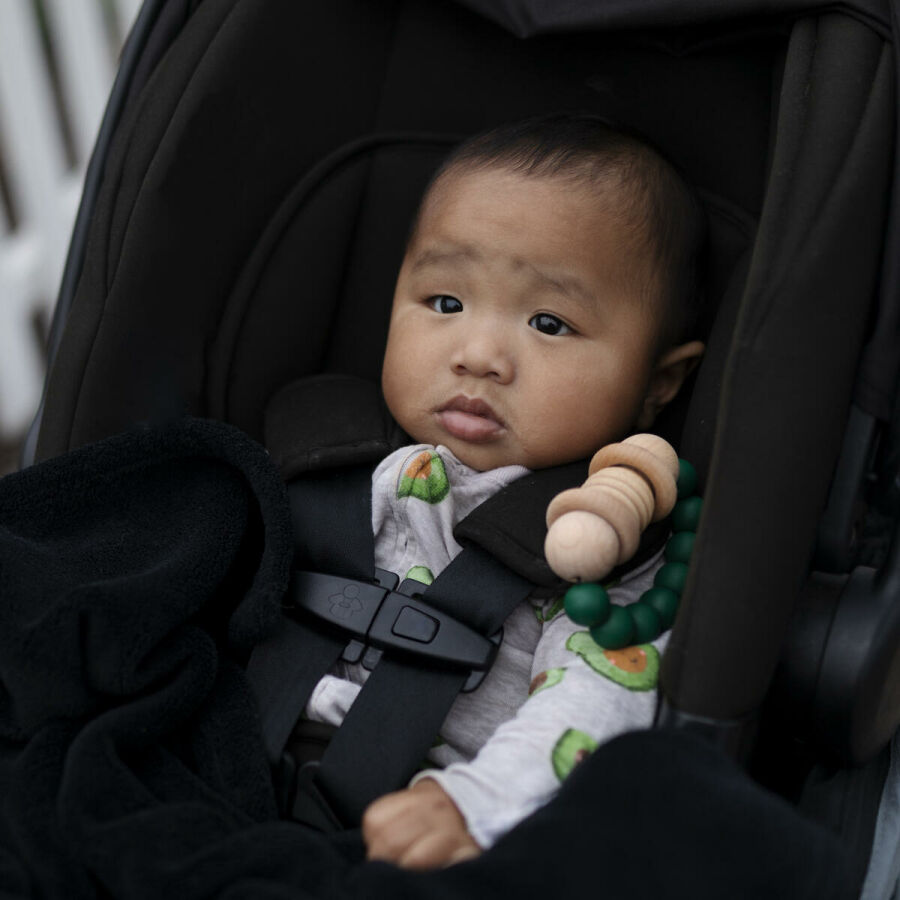 Imagem bebe-na-cadeirinha-de-seguranca-para-carro
