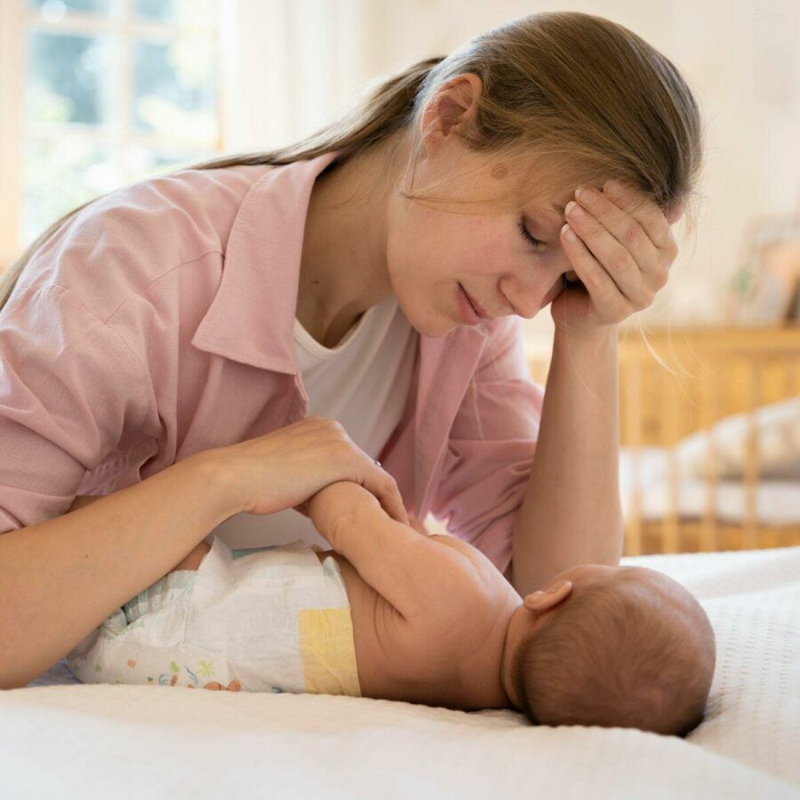 Imagem bebe-com-colica-preocupa-mae