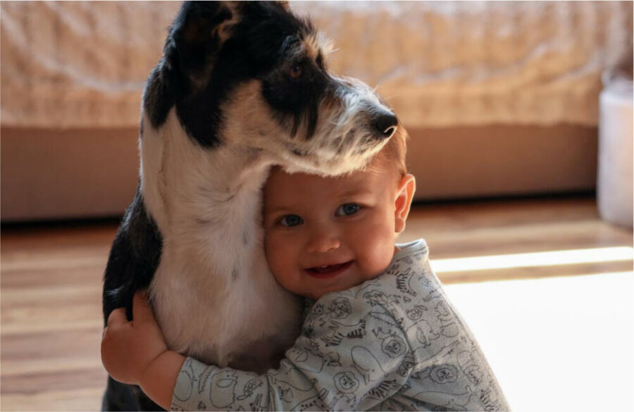 Imagem imagem-bebe-com-cachorro