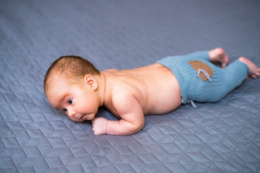 Imagem bebe-posicao-tummy-time