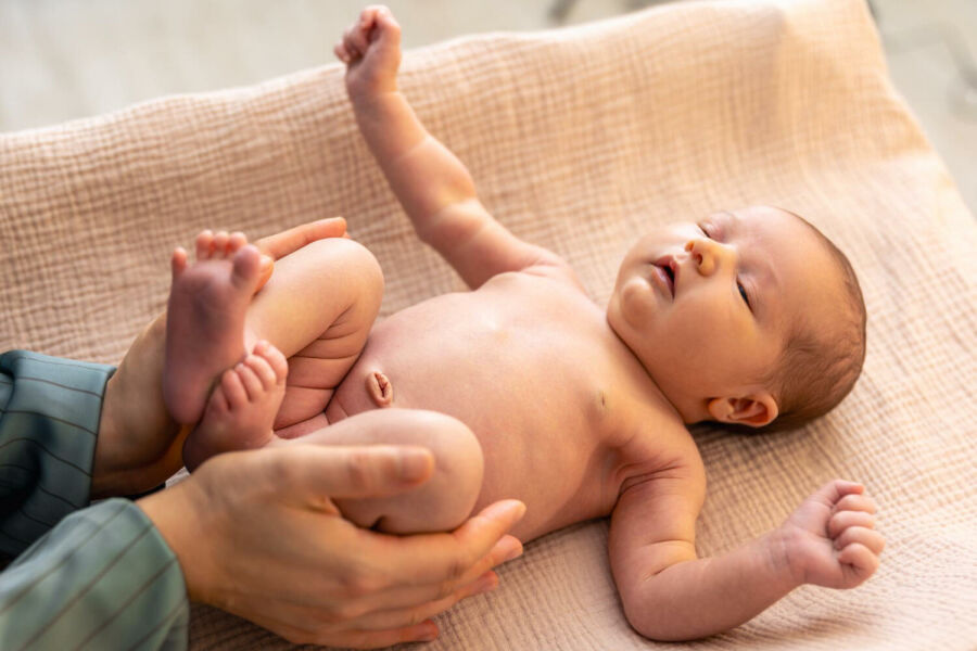 Imagem bebe-recebendo-tecnicas-da-osteopatia