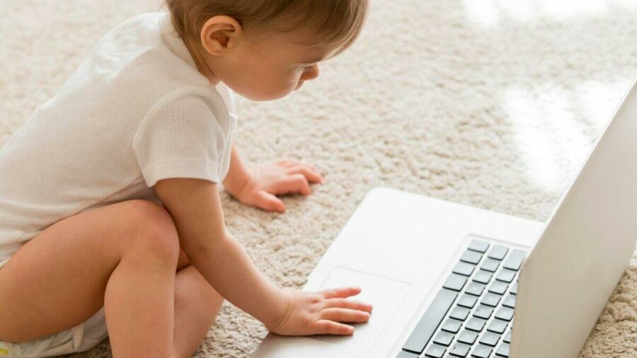 Imagem uso-de-tela-para-bebes