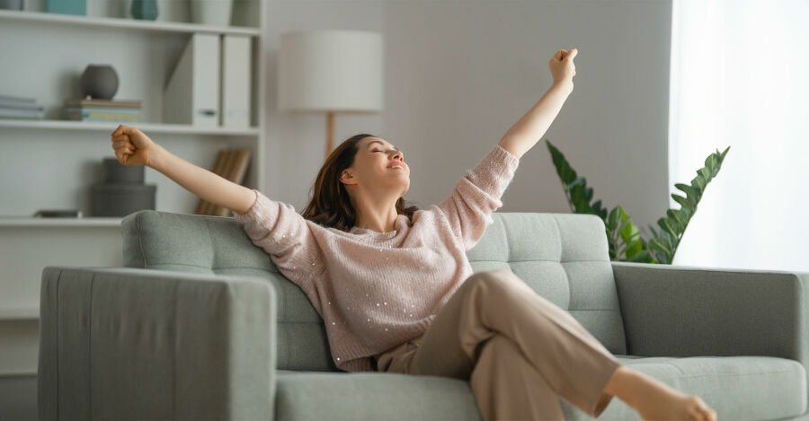 Faxinar a casa pode ser um momento de autocuidado com sua saúde mental. Reprodução: Internet