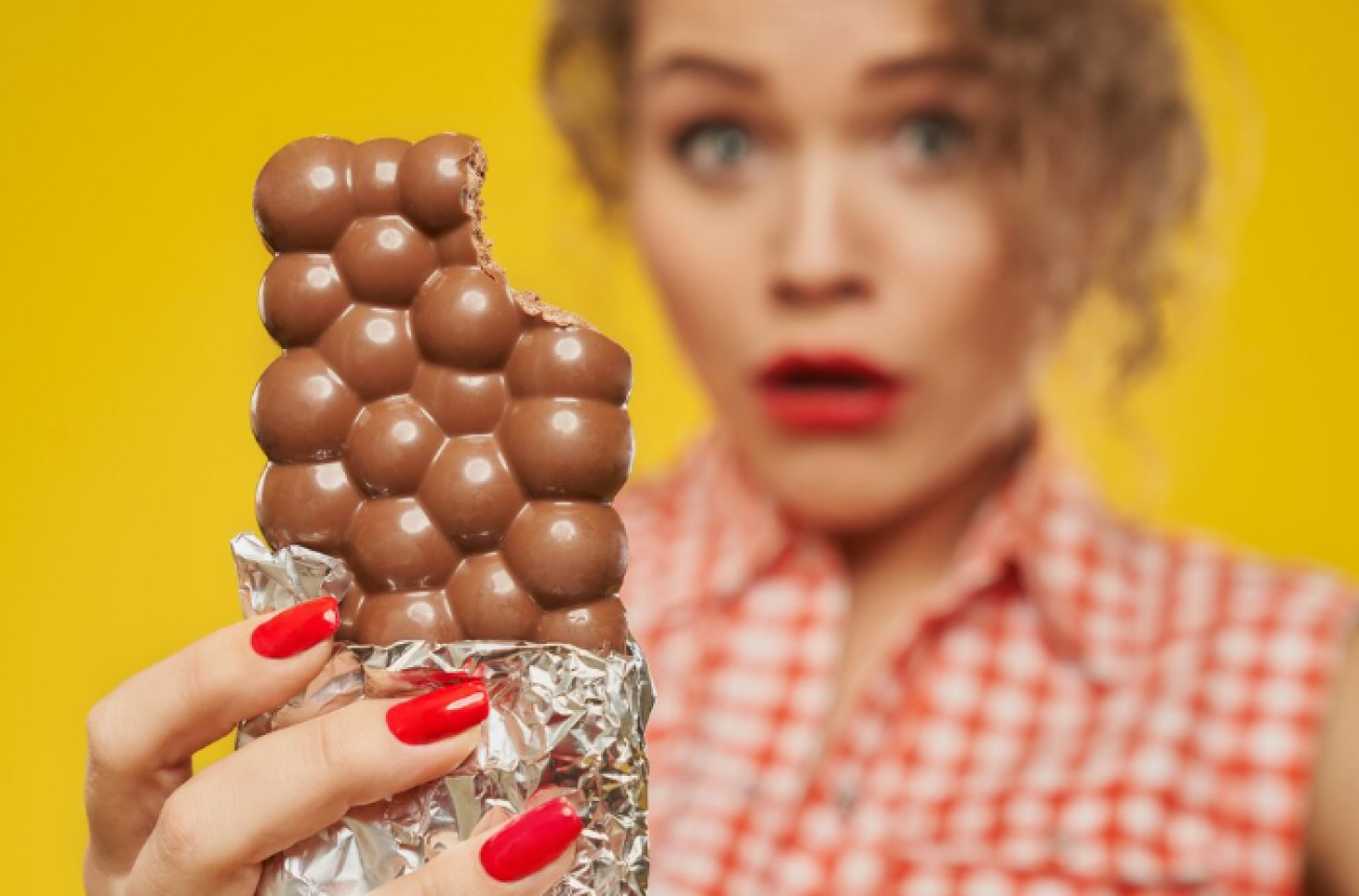 Imagem principal O que significa sonhar com muito chocolate? Entenda o excesso nos sonhos e na vida