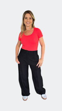 Imagem adicional 2 do item Body Classic U Canelado em Poliamida com Decote U e Manga Curta Coral - Frescor, Conforto e Versatilidade para o Dia a Dia