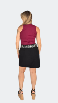 Imagem adicional 5 do item Regata Canelada Marsala com Alças Largas - Conforto e Estilo para Todo o Dia