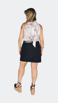 Imagem adicional 8 do item Regata Brisa – Cava Americana em Crepe Fluido Estampado com Elegância para Ocasiões Especiais