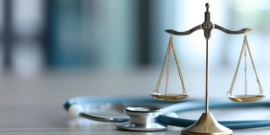 Imagem da notícia Advogado para erro médico: Como funciona o processo [Guia 2026]