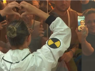 Imagem principal do artigo Vitrine do Seu Fifi: Renata se emociona ao ver mãe por chamada de vídeo