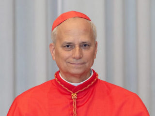 Imagem da notícia Habemus Papam: fumaça branca sai da chaminé da Capela Sistina e novo Papa é anunciado