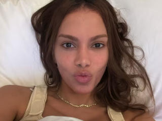 Imagem da notícia Após mudanças no rosto, Anitta diz que quer fazer transição capilar: "Vou deixar meu cabelo ficar natural"