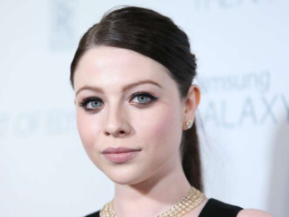 Imagem principal do artigo Michelle Trachtenberg, atriz de Gossip Girl e Buffy, falece aos 39 anos