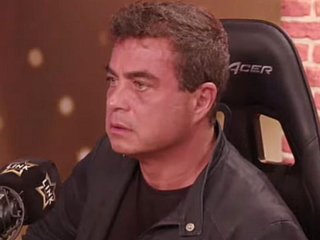 Imagem da notícia Dhomini perde a paciência e abandona entrevista após ser questionado sobre comportamento polêmico no Power Couple